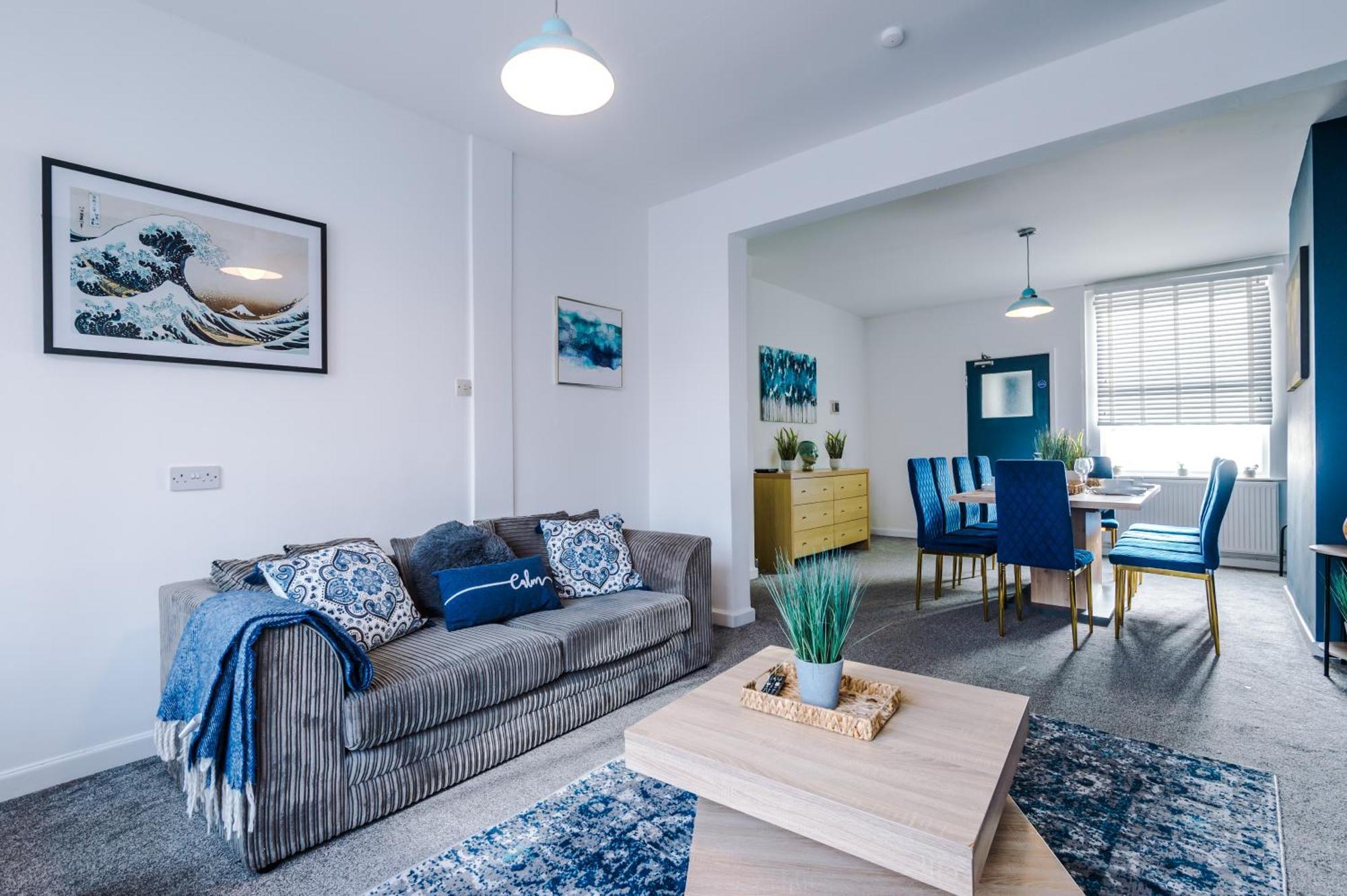 Large 7 Bedroom Town House In Chester City Centre エクステリア 写真