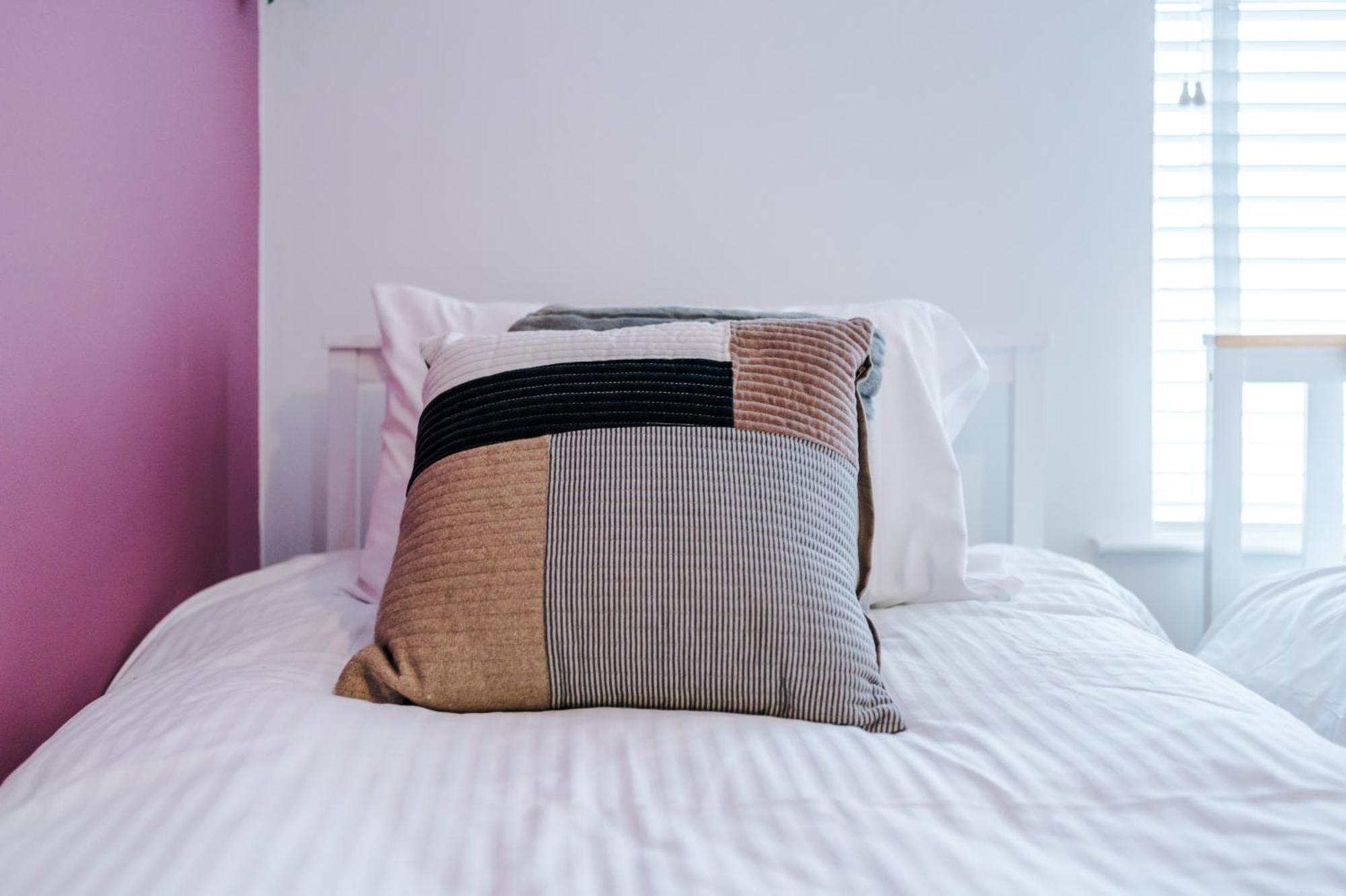 Large 7 Bedroom Town House In Chester City Centre エクステリア 写真
