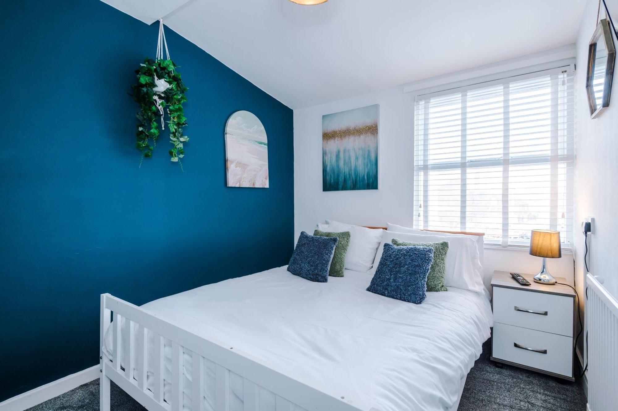 Large 7 Bedroom Town House In Chester City Centre エクステリア 写真