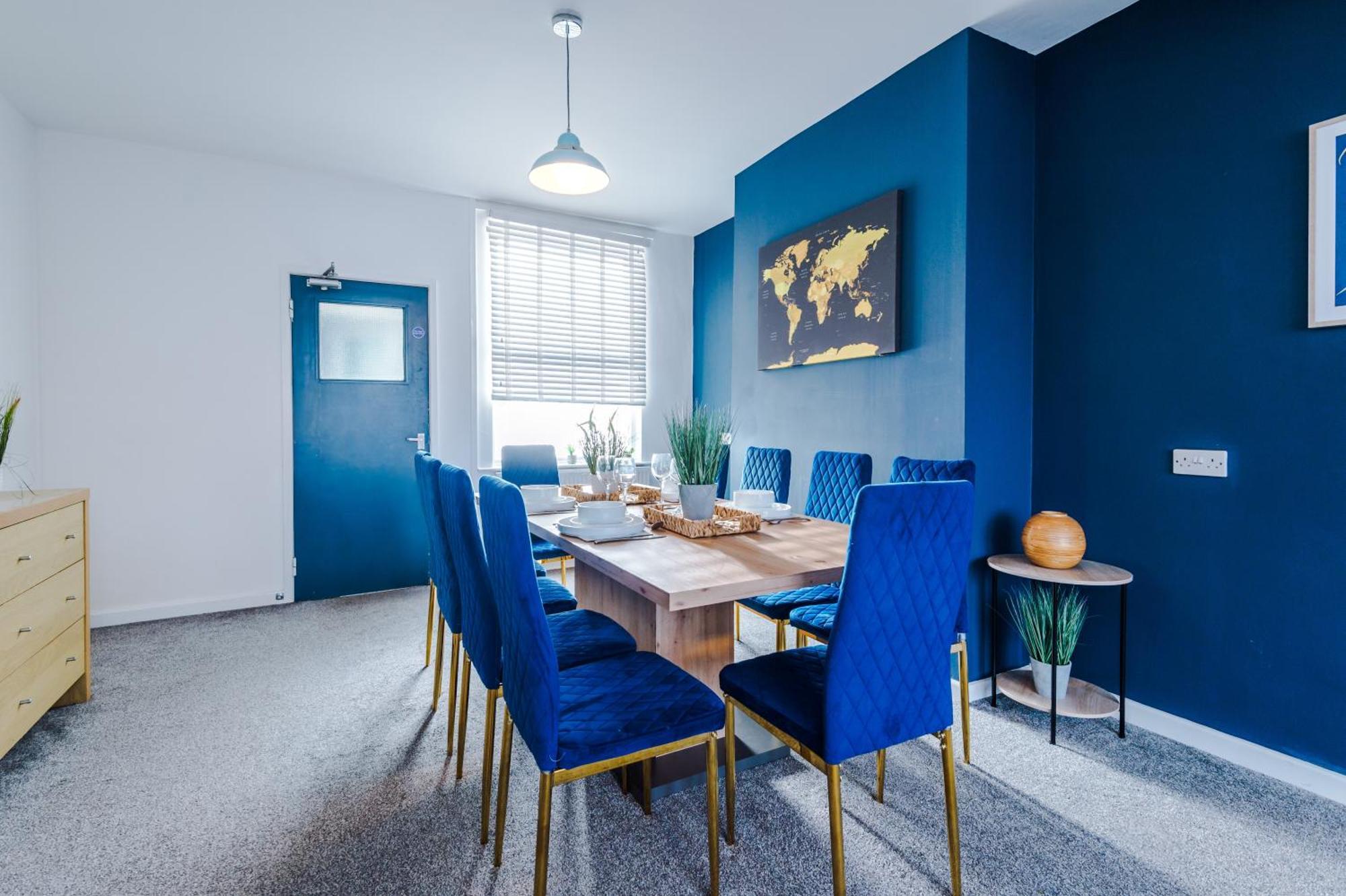 Large 7 Bedroom Town House In Chester City Centre エクステリア 写真