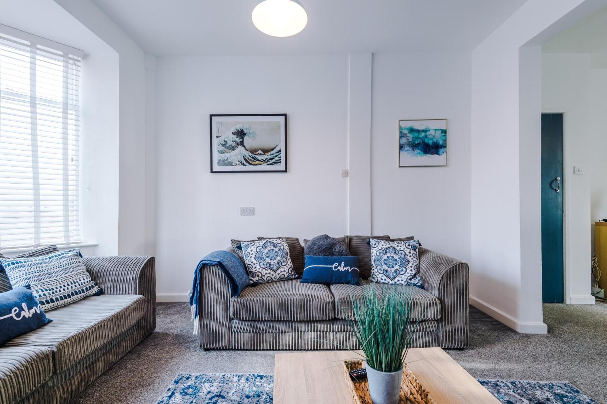 Large 7 Bedroom Town House In Chester City Centre エクステリア 写真
