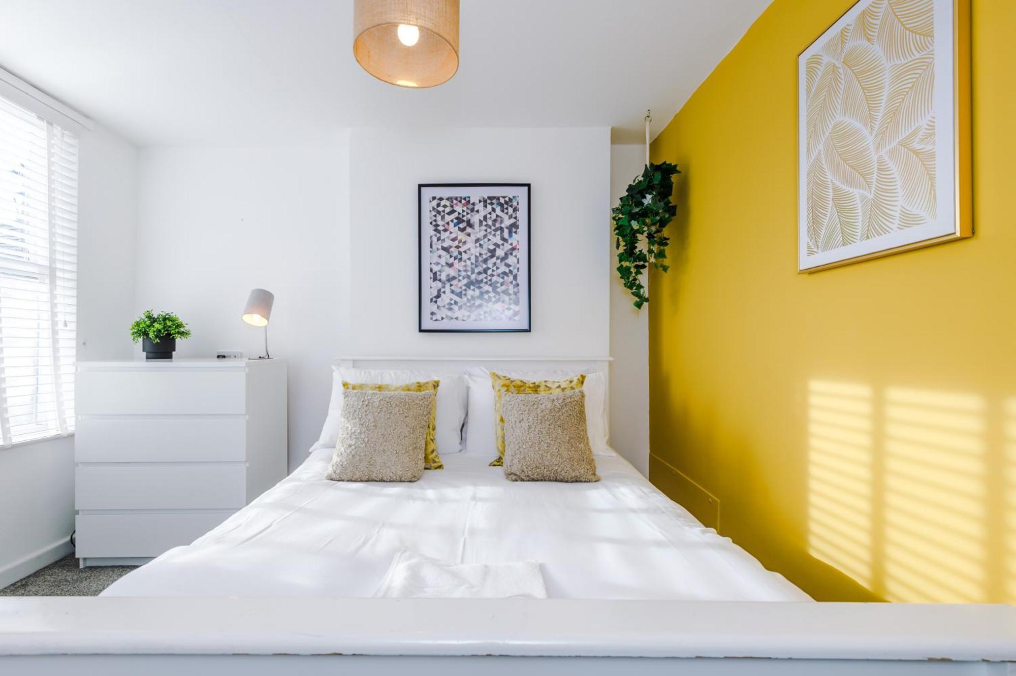 Large 7 Bedroom Town House In Chester City Centre エクステリア 写真