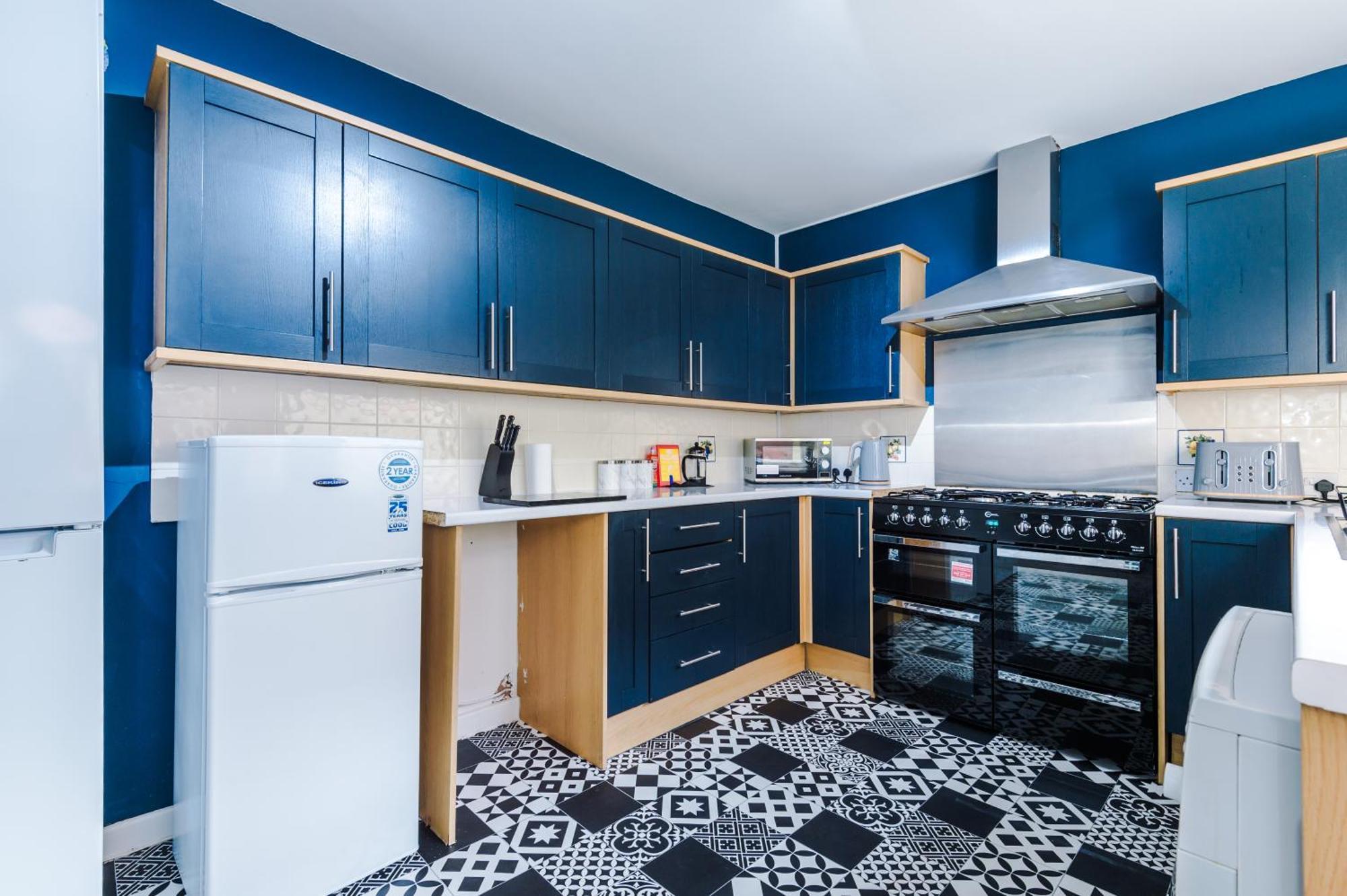 Large 7 Bedroom Town House In Chester City Centre エクステリア 写真