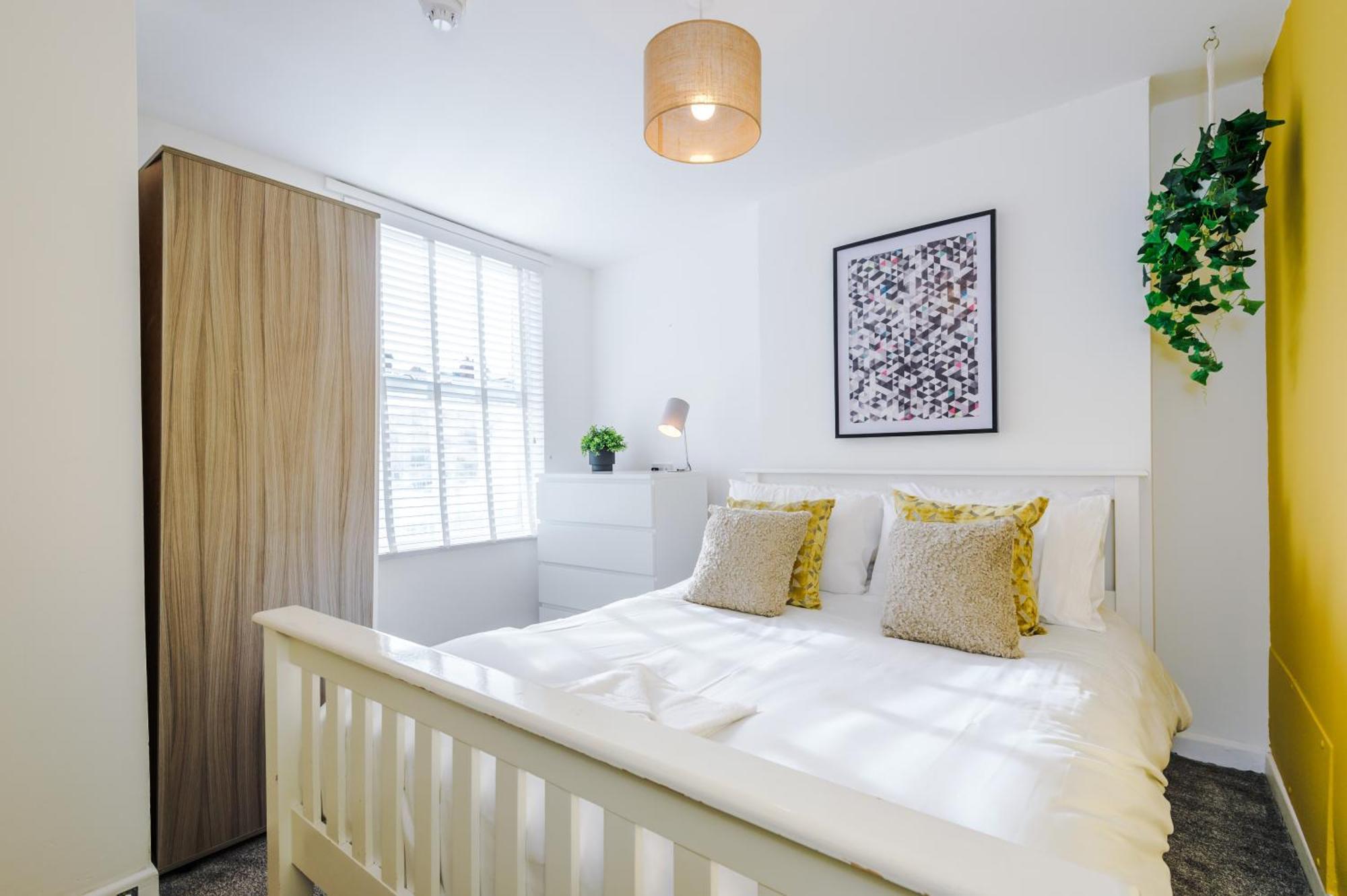 Large 7 Bedroom Town House In Chester City Centre エクステリア 写真