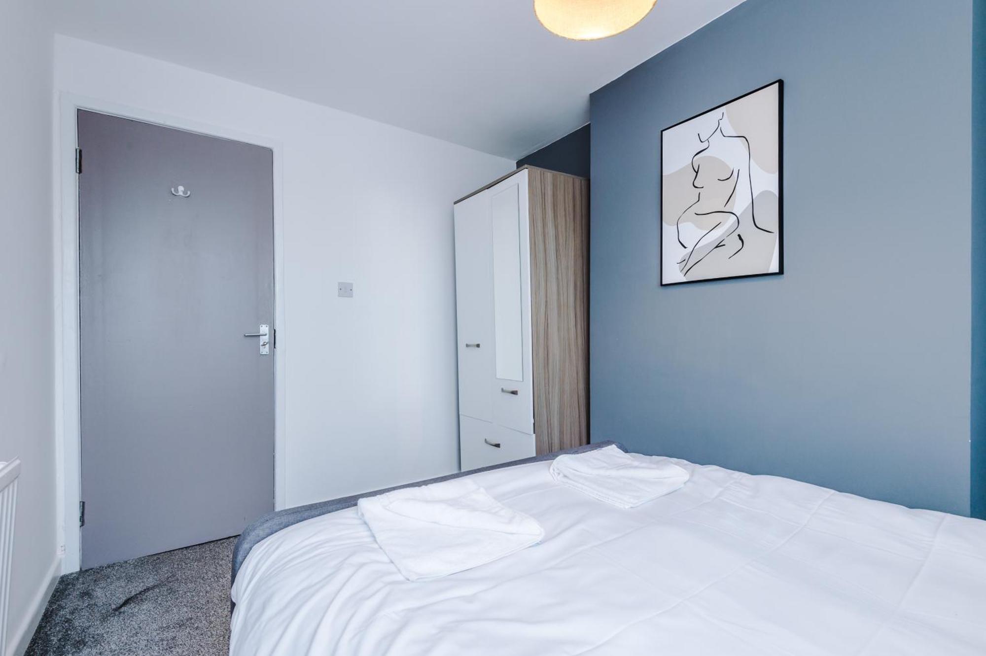 Large 7 Bedroom Town House In Chester City Centre エクステリア 写真